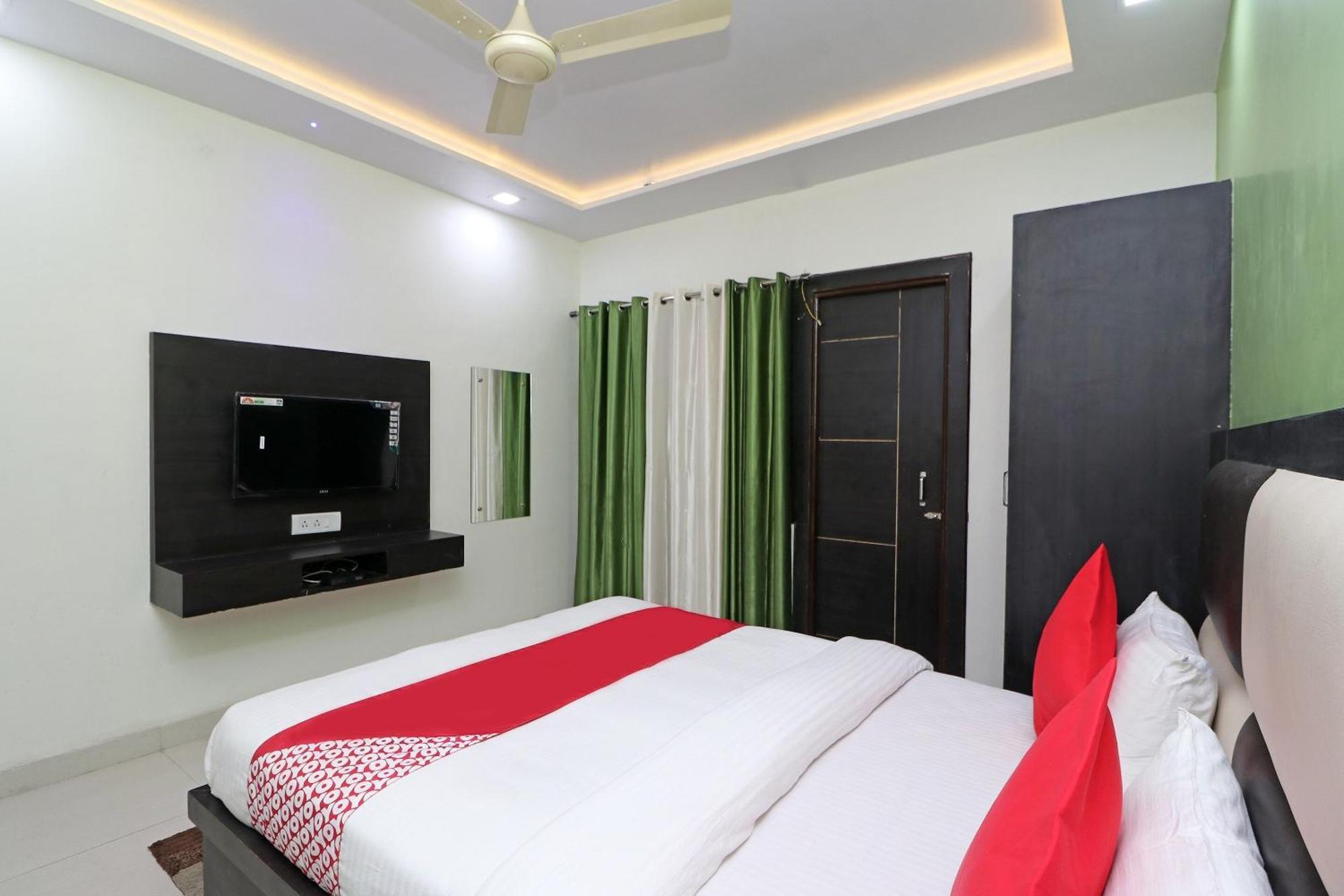 Oyo Hotel The Orient Tree آغْرا المظهر الخارجي الصورة