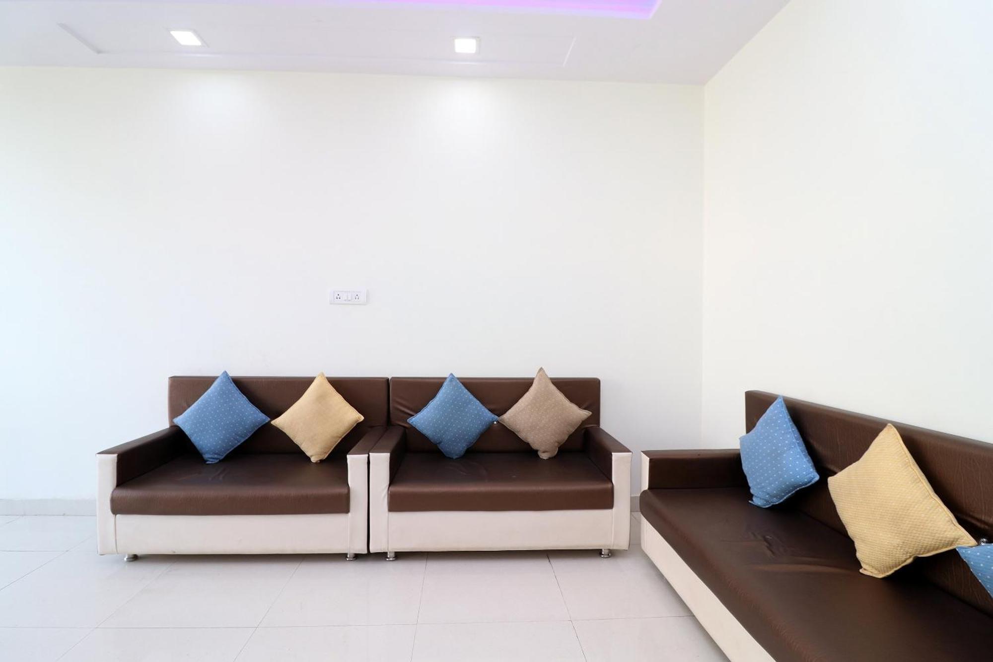 Oyo Hotel The Orient Tree آغْرا المظهر الخارجي الصورة